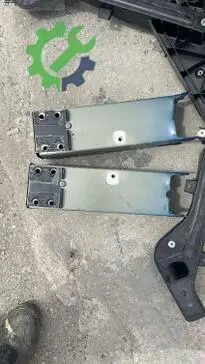 Tesla Model Y Ön Tampon Demiri çıkma parça