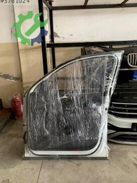 Volkswagen Tiguan Sağ Ön Kapı çıkma parça