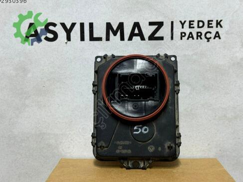 Volkswagen Tiguan Far Beyni 8V0907399B çıkma parça