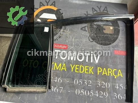 Volkswagen Touran Sağ Arka Kelebek Camı çıkma parça
