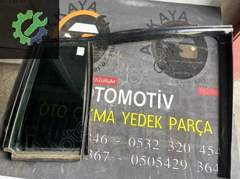 Volkswagen Touran Sağ Arka Kelebek Camı çıkma parça