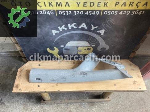 Volkswagen Touran Ön Cam çıkma parça