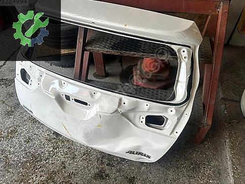 Toyota Auris Bagaj Kapağı çıkma parça