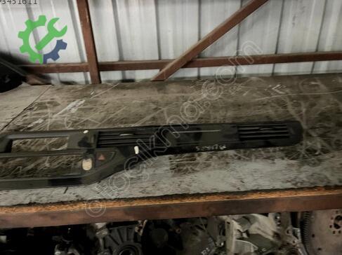 Toyota Auris Havalandırma Izgaraları çıkma parça