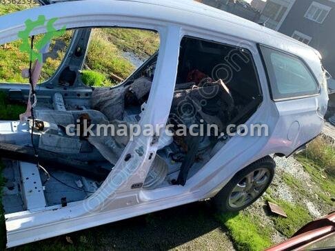 Toyota Auris Kesme Tavan Sacı çıkma parça