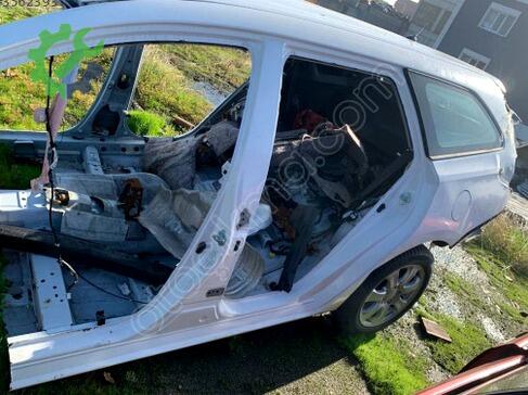 Toyota Auris Kesme Tavan Sacı çıkma parça