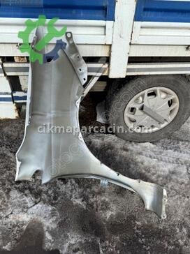 Toyota Auris Sol Ön Çamurluk çıkma parça