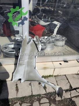 Toyota Auris Sol Ön Çamurluk çıkma parça