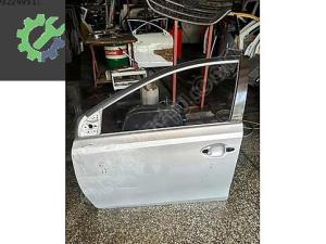 TOYOTA AURİS SOL ÖN KAPI ÇIKMA ORJİNAL