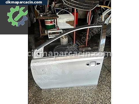 Toyota Auris Sol Ön Kapı çıkma parça