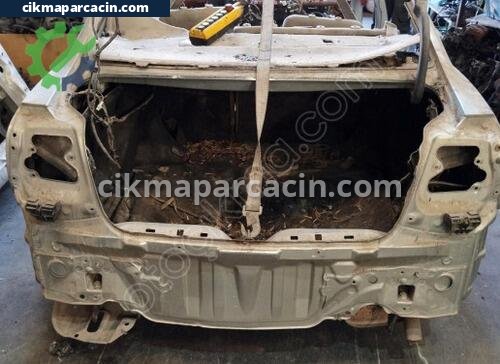 Toyota Avensis Arka Panel çıkma parça