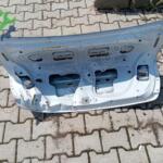 Toyota Avensis arka bagaj kapağı 2012 2023 arası