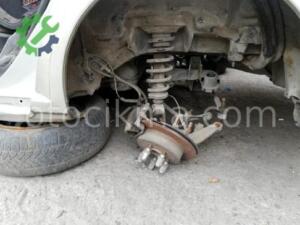 Toyota Avensis arka dingil hatasız orjinal çıkma