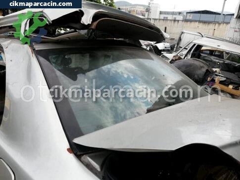 Toyota Avensis Arka Cam çıkma parça