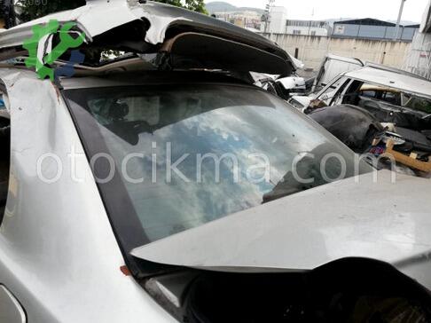 Toyota Avensis Arka Cam çıkma parça