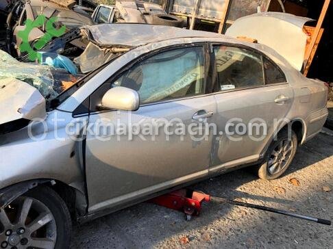 Toyota Avensis Ön Cam Motoru çıkma parça