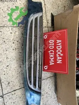 Toyota Avensis Ön Panjur çıkma parça