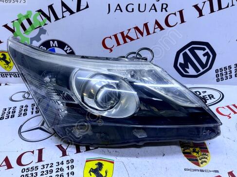 Toyota Avensis Sağ Ön Far çıkma parça