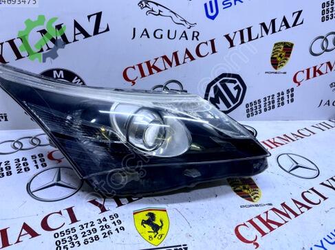 Toyota Avensis Sağ Ön Far çıkma parça
