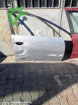 Toyota Avensis Sağ Ön Kapı çıkma parça