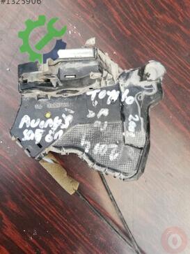 Toyota Avensis Sağ Ön Kapı Kilidi çıkma parça