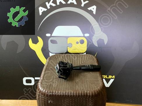 Toyota Avensis Silecek Kolu çıkma parça