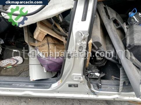 Toyota Avensis Sol Arka Kapı Menteşesi çıkma parça