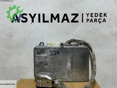 Toyota Avensis Far Beyni çıkma parça