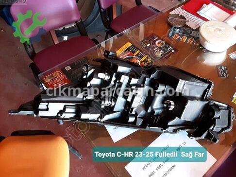 Toyota C-HR Hybrid Sağ Ön Far 23-25 çıkma parça