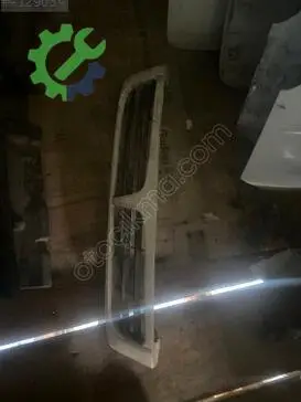 Toyota Carina Ön Panjur çıkma parça