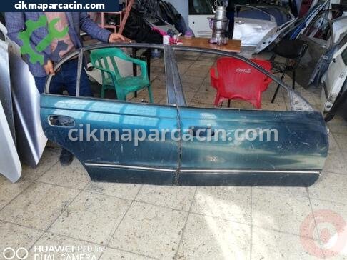 Toyota Carina Sağ Ön Kapı çıkma parça