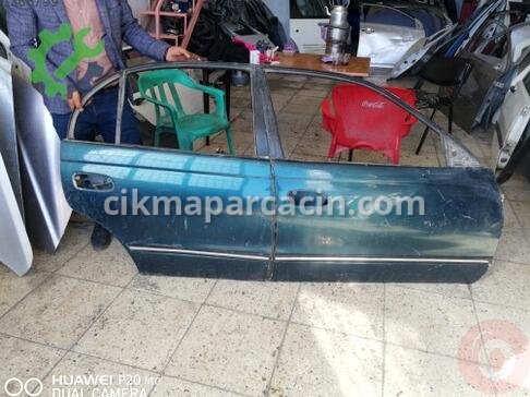 Toyota Carina Sağ Ön Kapı çıkma parça