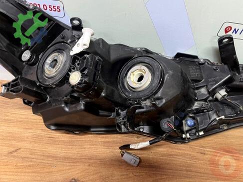 Toyota Corolla Sol Ön Far 8115002L5500 çıkma parça