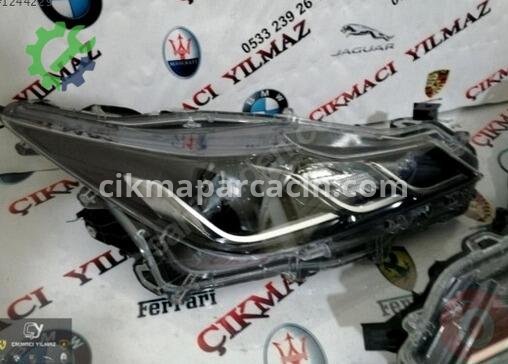 Toyota Corolla Sağ Ön Far çıkma parça