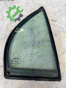 Toyota Corolla 1993 – 1998 AE101 Sağ Arka Kalebek Cam