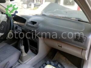 Toyota Corolla 2000-1 Dolu torpido hatasız orjinal çıkma