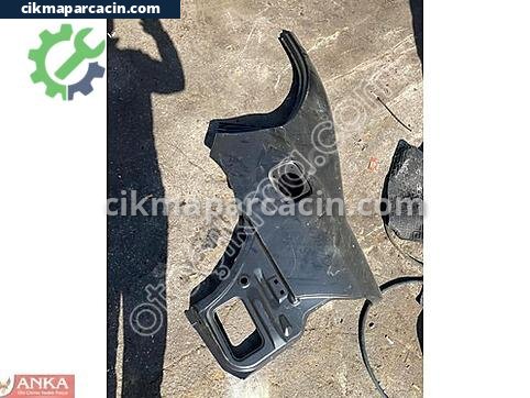 Toyota Corolla Sol Arka Çamurluk çıkma parça