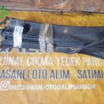 Toyota Corolla 2005 Sedan Ön Cam Izgarası Orjinal Çıkma