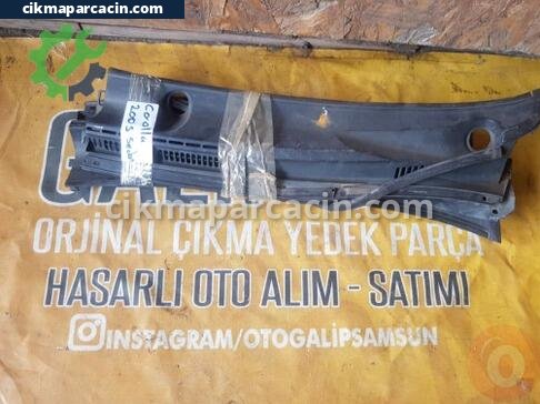 Toyota Corolla Ön Cam Izgarası çıkma parça