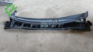 Toyota Corolla 2008-2010 arası ön cam ızgarası