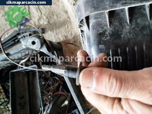 Toyota Corolla Hava Filtresi Kutusu çıkma parça