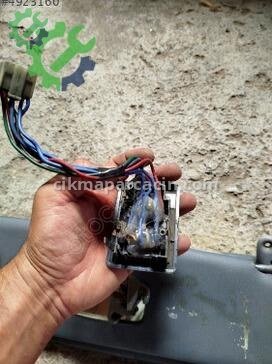 Toyota Corolla Cam Düğme Çerçevesi çıkma parça