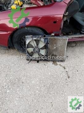 Toyota Corolla Su Radyatörü çıkma parça