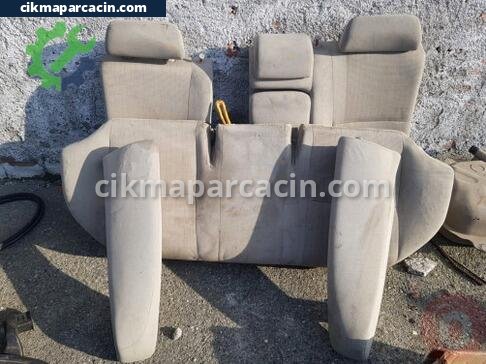 Toyota Corolla Arka Koltuk çıkma parça