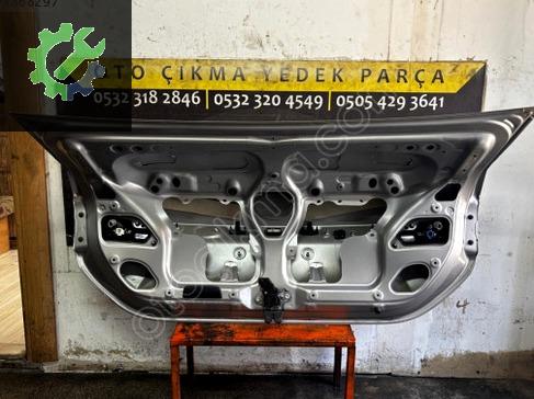 Toyota Corolla Bagaj Kapağı 2013-2019 çıkma parça