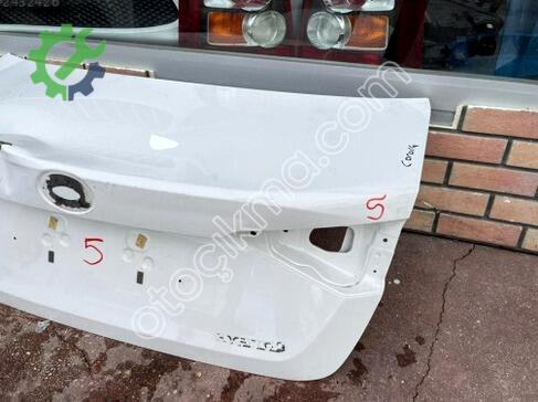 Toyota Corolla Bagaj Kapağı çıkma parça