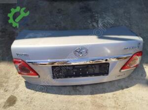 Toyota Corolla Bagaj Kapağı Çıkma