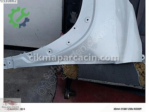 Toyota Corolla Çamurluk çıkma parça