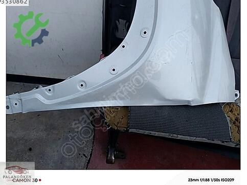 Toyota Corolla Çamurluk çıkma parça