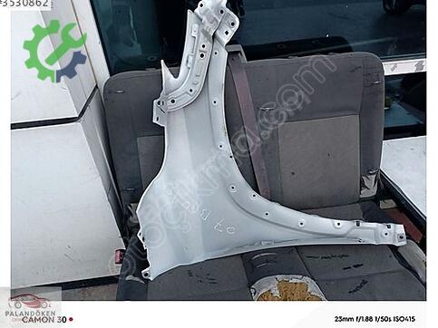 Toyota Corolla Çamurluk çıkma parça